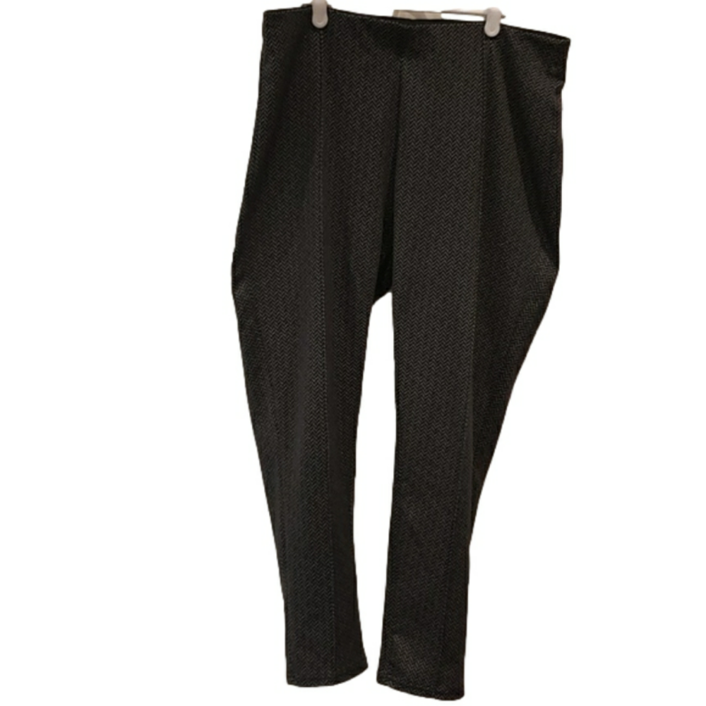 MAZE Collection Pants Stretch BlackWhite Chevron Leggings Women's Plus Siz